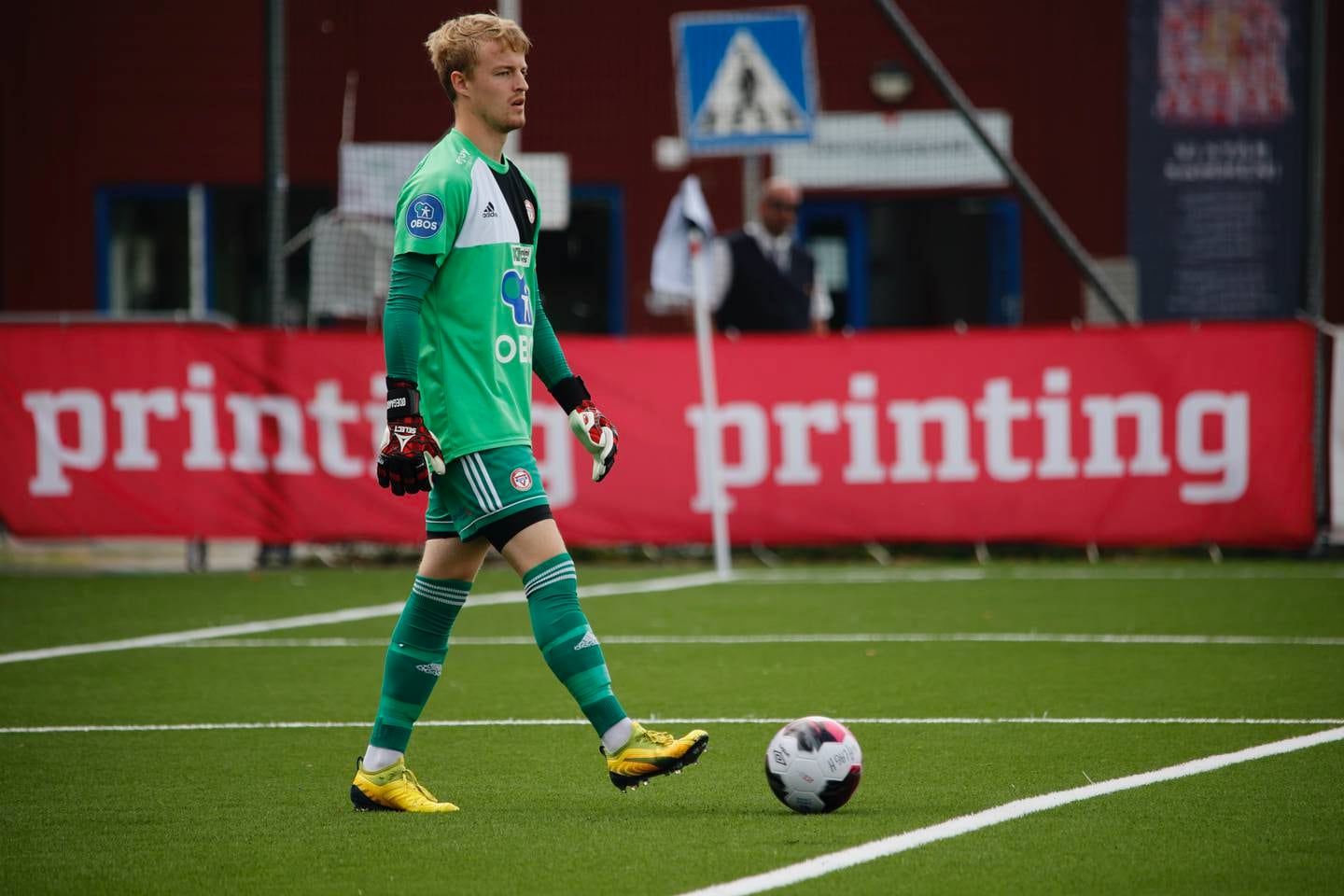 KFUMs keeperdebutant Emil Ødegaard får mye skryt for sin første opptreden av trener Jørgen Isnes.