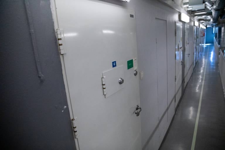 Lav bemanning gjør at innsatte i Oslo fengsel må sitte på cella mye lenger enn det som er anbefalt av Europarådets torturovervåkningskomité (CPT).