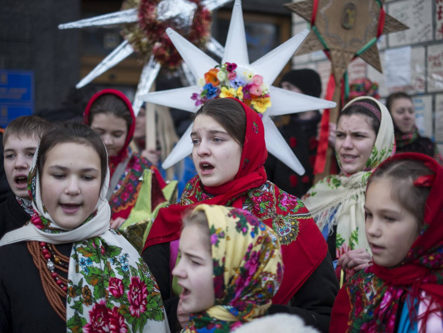 Ukrainske barn synger julesanger under feiringen av ortodoks jul, 7. januar 2014, på Uavhengighetsplassen i Kyiv. 43 dager senere startet den russiske okkupasjonen av Krim-halvøya.