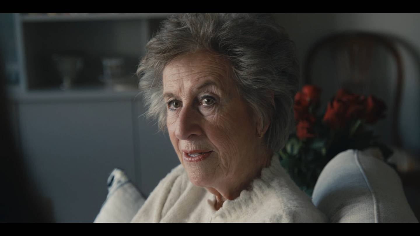 «Jeg er 90 år. Jeg skulle bare blitt 11» -  tidsvitne Inger-Lise Grusd (f: Rothschild), forteller sin historie i dokumentarserien «Last: Jøder» på NRK TV