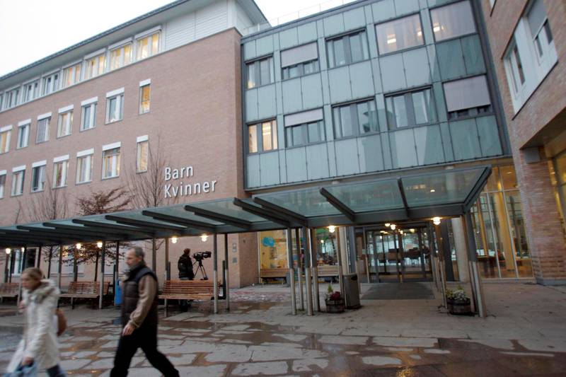 færre: Oslo universitetssykehus, som omfatter Rikshospitalet og Ullevål, er blant sykehusene som regner med færre fødsler denne sommeren enn i fjor sommer.