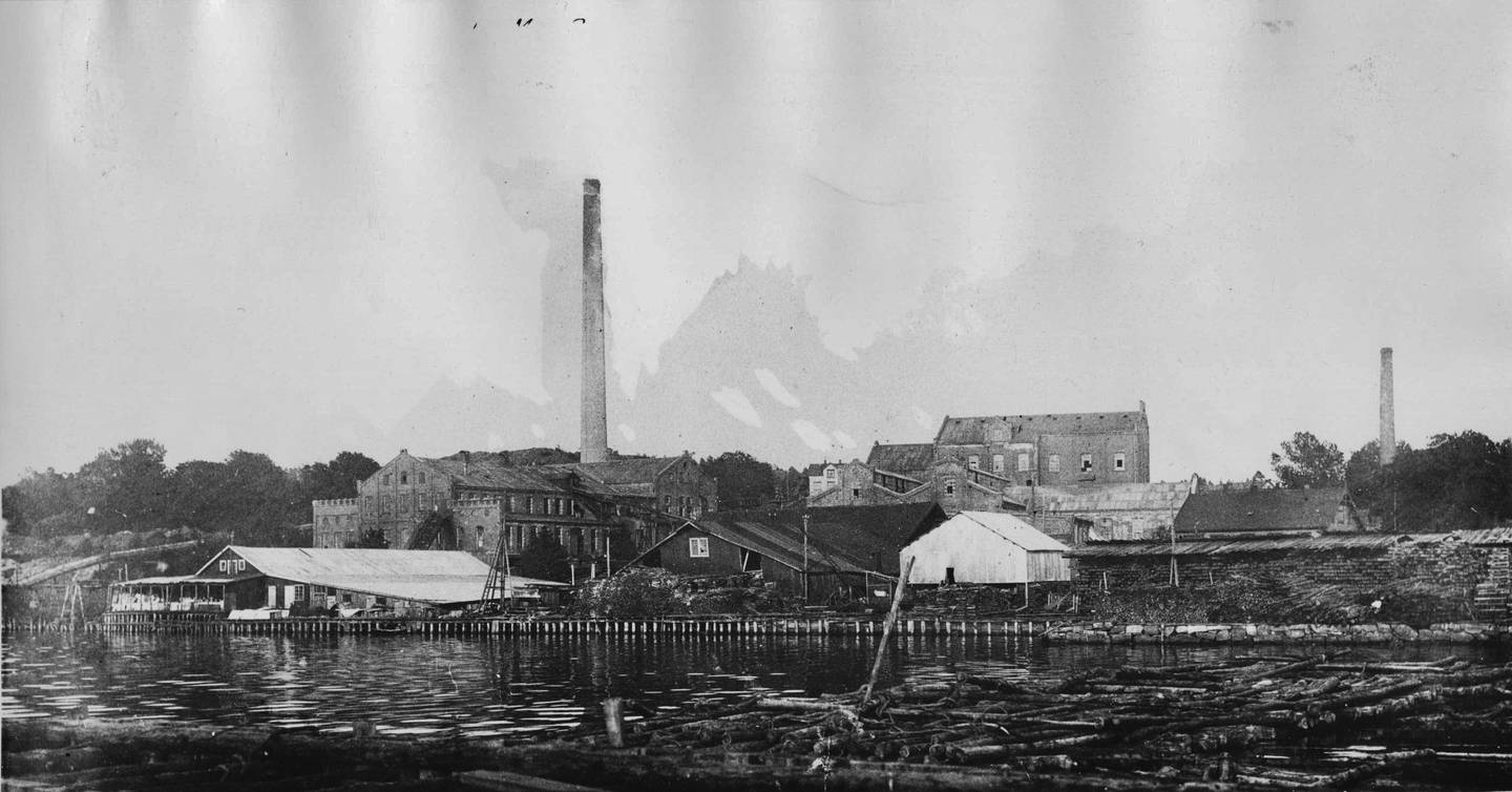 Det var lange tradisjoner for produksjon av cellulose og papir på Peterson-tomta i Moss. Her fra 1912.