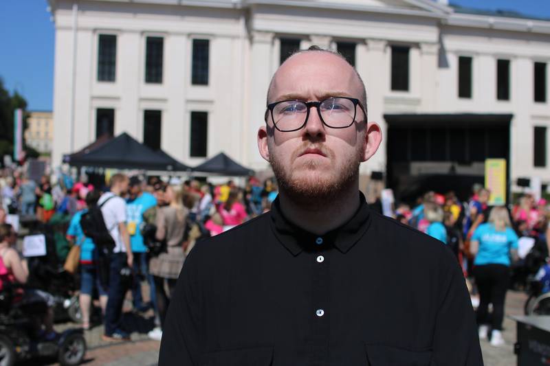 Kristoffer Lorang Mathisen, leder for Skeiv Ungdom Østfold, her på Stolthetsparaden under Pride-dagene i Oslo lørdag