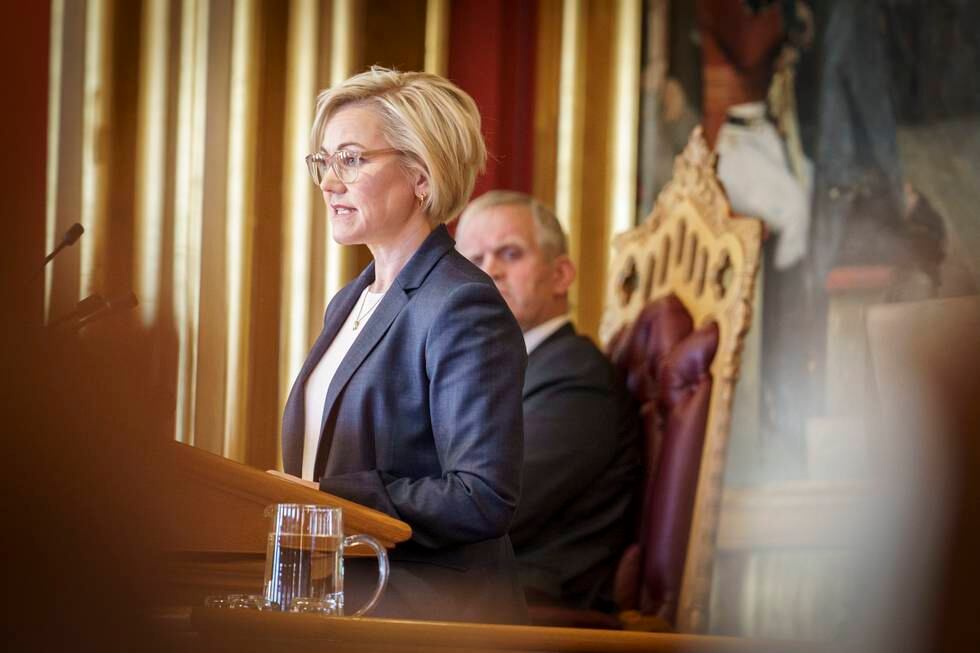 Helse- og omsorgsminister Ingvild Kjerkol redegjør for Stortinget om regjeringens koronastrategi og beredskapsplan.