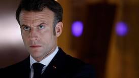 Ekspert tror statsministeren ofres: – Macron vil slite med å finne erstatter