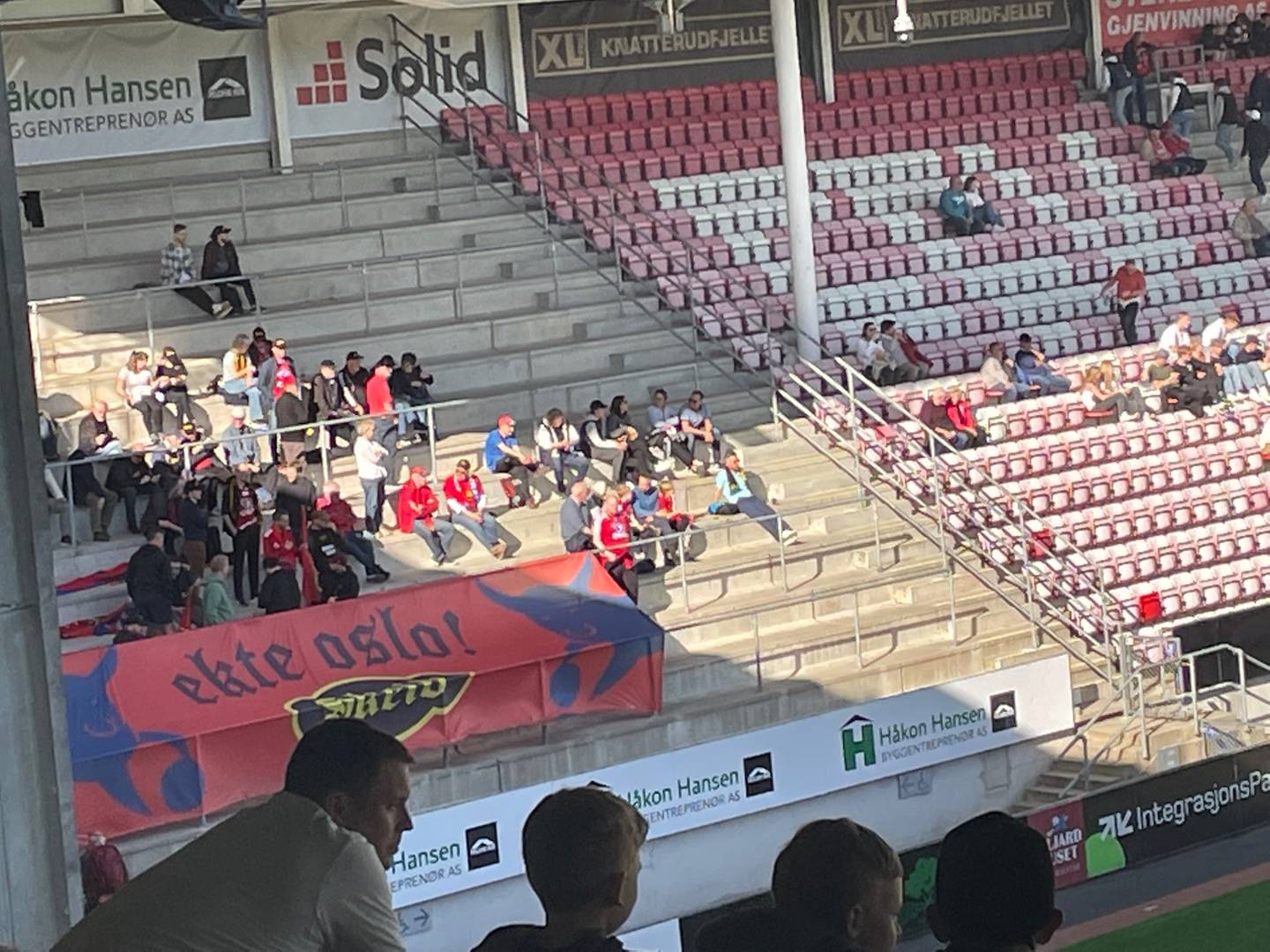 Skeid-oksene klarte å lage imponerende mye lyd selv om motstanden var massiv på Fredrikstad stadion.