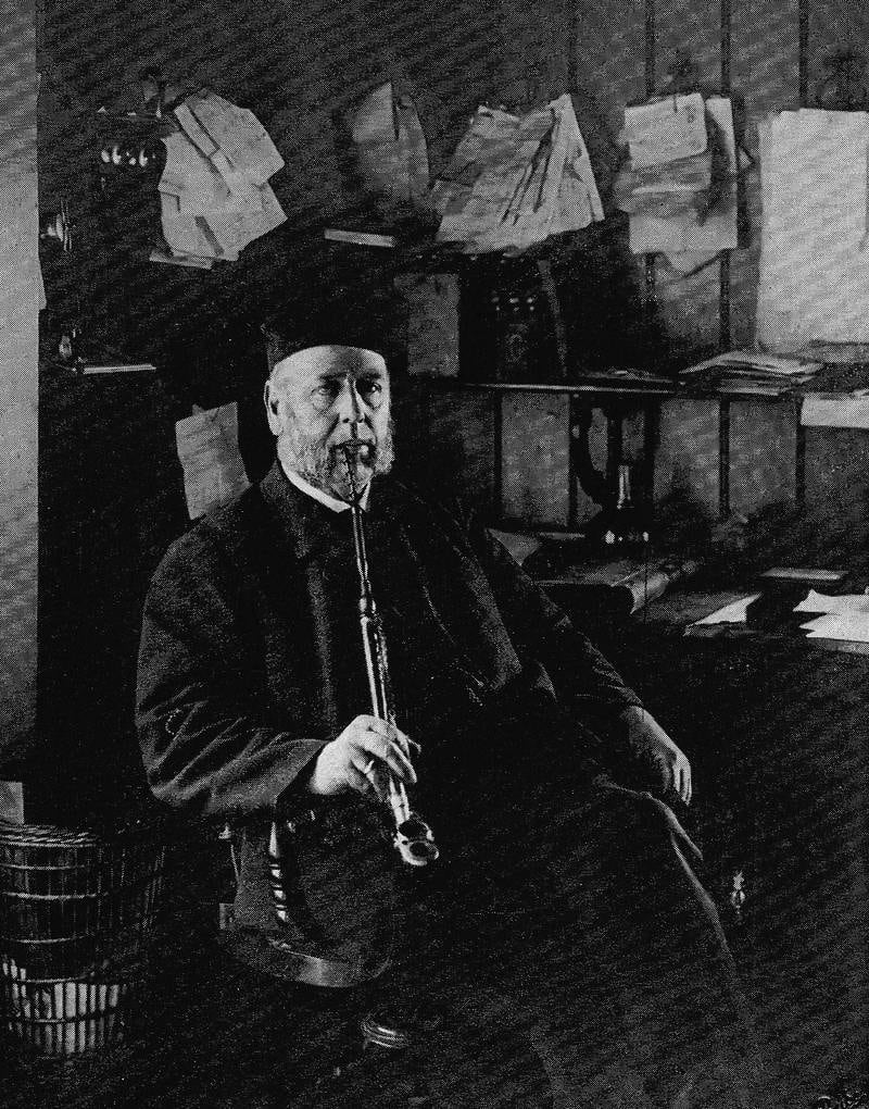 Peter Hannibal Høeg (1842-1926), "patriarken og bautaen", også politiker og sønn av Ole og Elen Johanne og Ole.