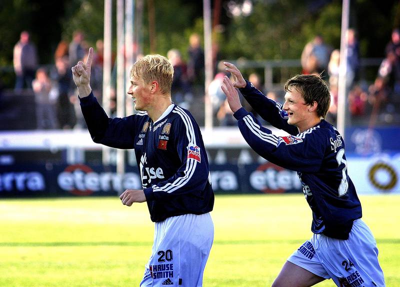 Danielsen i aksjon på gamle Stavanger stadion med Toni Kuivasto i 2003.