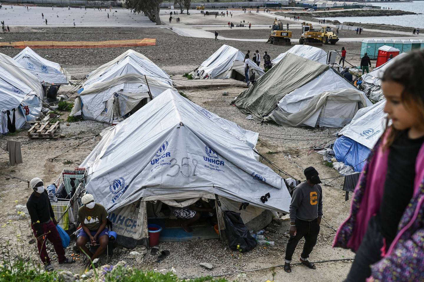 Rundt 14.000 migranter bor i flere leirer på fem greske øyer, her fra den nye Kara Tepe-leiren på Lesvos.