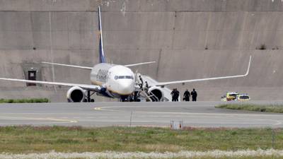 Politiet leter etter flere mistenkte blant Ryanair-passasjerene