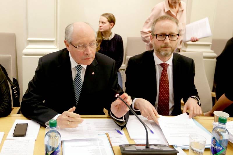 Ap, SV og Sp mener justisminister Anders Anundsen må svare på om han forsøkte å inngå en avtale med KrF og Venstre for å unngå kritikk i kontrollkomiteen. FOTO: VIDAR RUUD /NTB SCANPIX