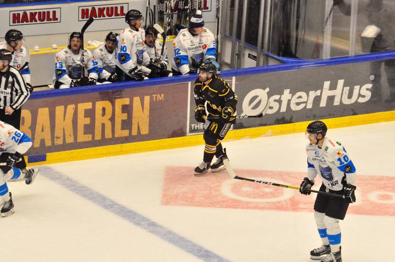 Dan Kissel i aksjon for Oilers mot Narvik. FOTO: KRISTOFFER KNUTSEN