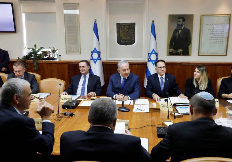 korrupsjonssiktet: Statsminister Benjamin Netanyahu er ikke den første        korrupsjonssiktede israelske politikeren, men han er den første som forsøker å endre loven for å redde sitt eget skinn. FOTO: RONEN ZCULUN/NTB SCANPIX