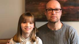 Rebekka (12) og foreldrene savner dialog og informasjon om korona