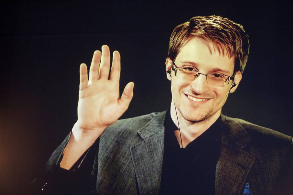 PRISES: Edward Snowden er allerede tildelt Bjørnsonprisen og Ossietzkyprisen. Nå er han en  innlysende kandidat også til Nobels Fredspris, mener artikkelforfatteren.FOTO:  SVEIN OVE EKORNESVÅG/NTB SCANPIX