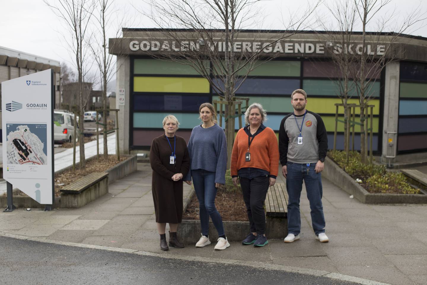 Turid Gjerdevik, Mari Bull-Njaa, Leila Rød Buch og Gard Lian ved Godalen videregående skole.