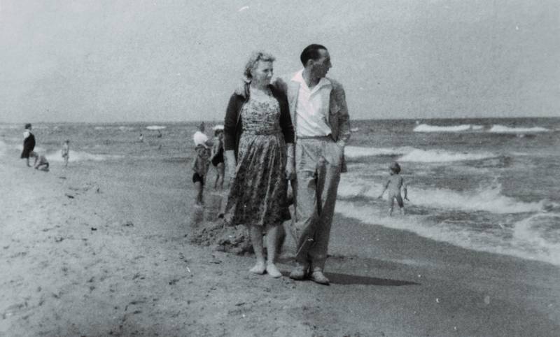 Janna Kristin Stene og hennes ektefelle Karl, som var tysk soldat under 2. verdensklrig.  Utvist fra Norge i 1946. Bosatte seg i Øst-Berlin.