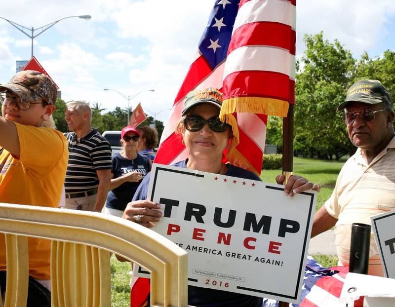 FRYKTER CLINTON: Eksilcubaner Lilia Morraz (58) mener Donald Trump tror flere latinamerikanere vil stemme på Trump.– Han kjenner meg ikke, men jeg elsker Trump, sier hun.