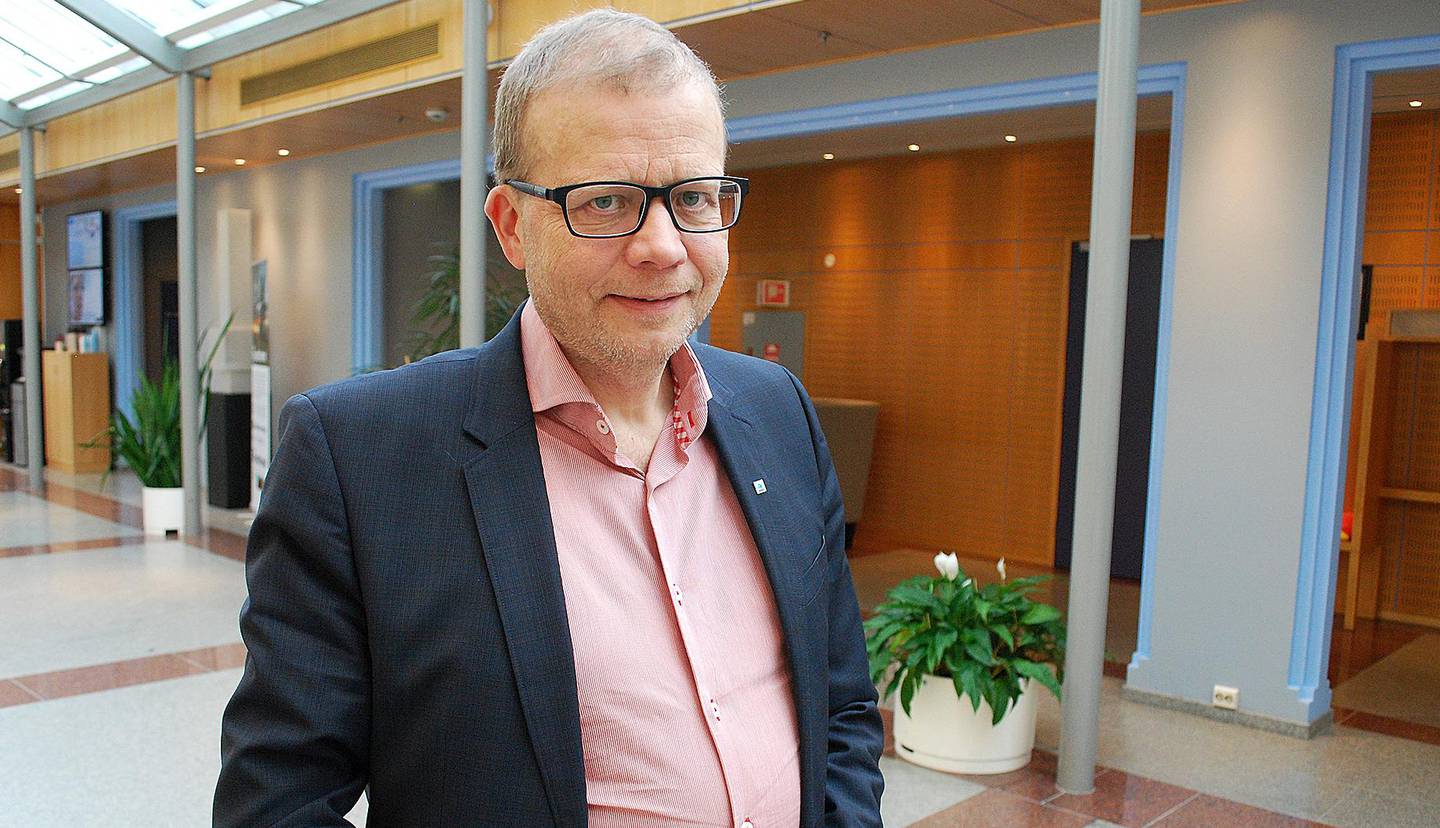 UTENFORSKAP: NHO-direktør Roald Gulbrandsen mener høy ledighet og mange uføre trekker Østfold-kommunene ned i kåringen.