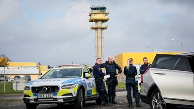 14 pågrepet etter klimaaksjoner på svenske flyplasser