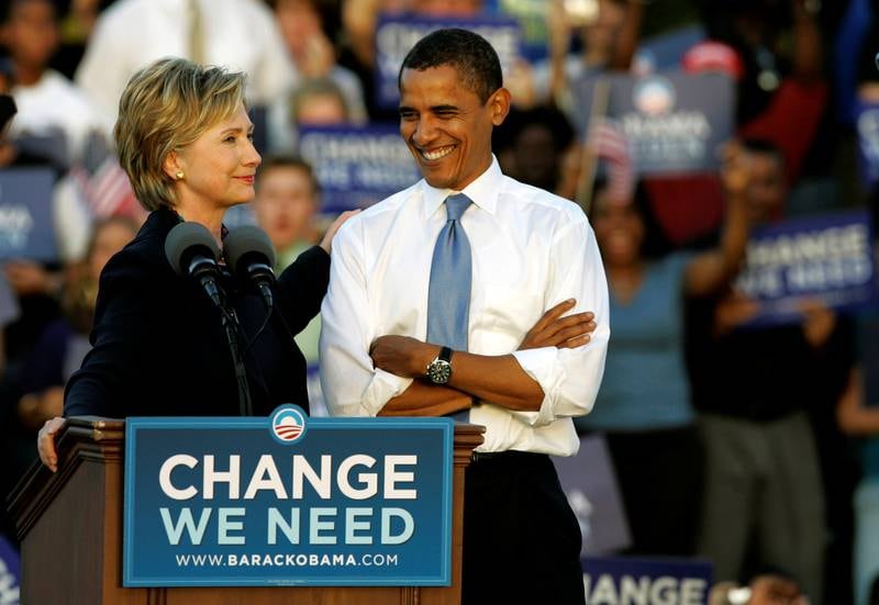 NEDERLAGET: I 2008 måtte Hillary Clinton gi tapt mot Barack Obama, men lovte å komme tilbake for å knuse glasstaket. FOTO: JOHN RAOUX/NTB SCANPIX