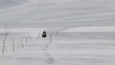 Redningsaksjon i Trøndelag – mann kjørte seg fast med snøscooter