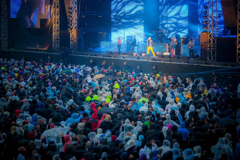 Mods og Morten Abel på scene foran 25.000 elleville fans i 2012. Nå blir det ny konsert og bandleder Abel røper at de har cirka 100 ideer til nytt materiale. 