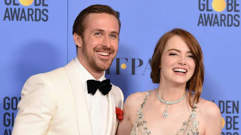 Ryan Gosling og Emma Stone fikk skuespillerprisene for «La La Land», tidenes mestvinnende Golden Globe-film med sju priser. FOTO: AP/NTB SCANPIX