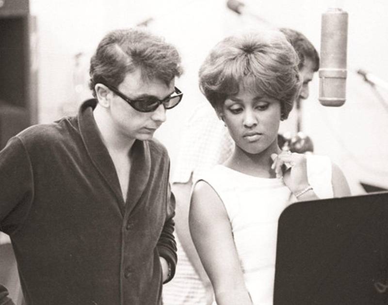 Darlene Love i studio med Phil Spector i 1963. Foto: Legacy Recordings