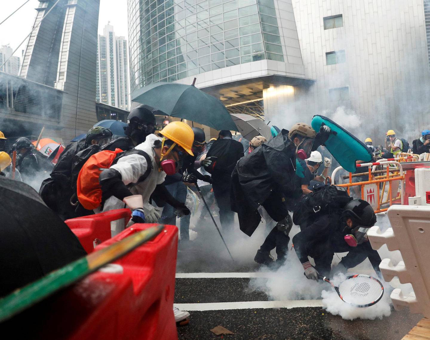 protest: Sammenstøt mellom demonstranter og politi i Hongkong forrige søndag. FOTO: NTB SCANPIX