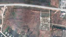 Ordfører: Opptil 9.000 sivile begravet i massegrav i landsby utenfor Mariupol