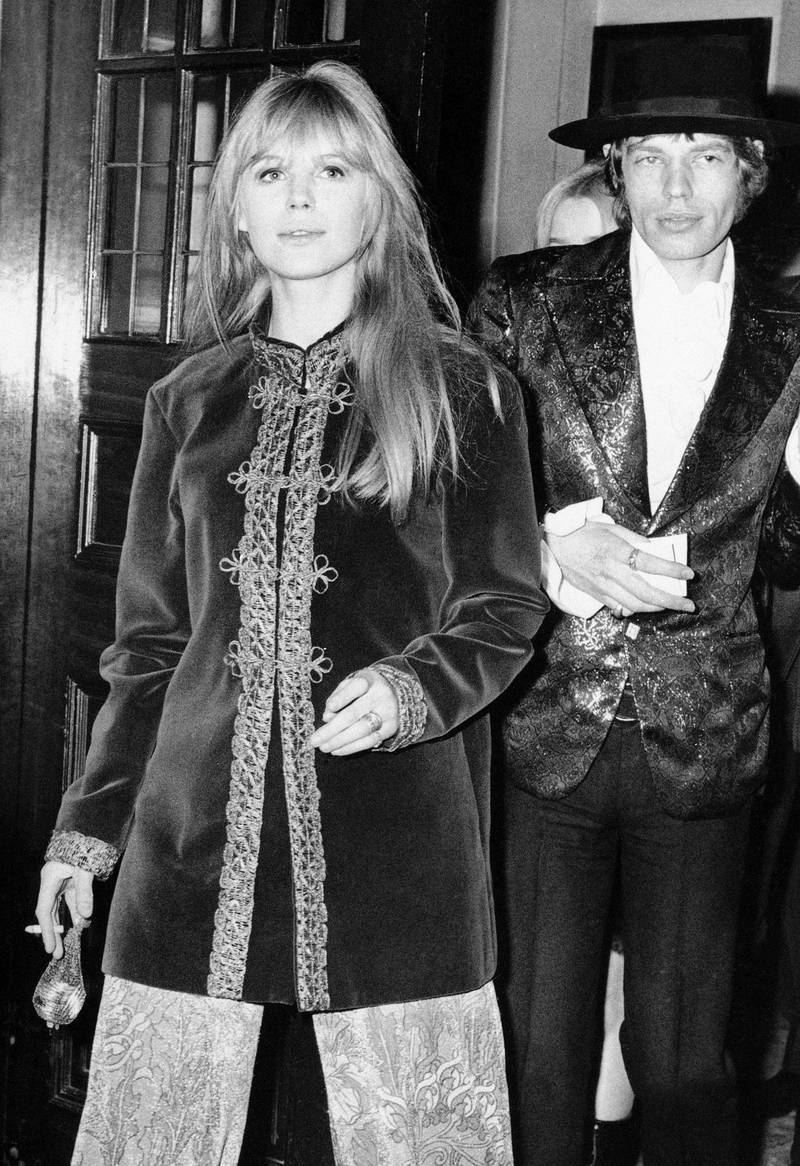 – I mange år var jeg dama til Mick Jagger, sier Marianne Faithfull, her fotografert med ham i 1967. – Man glemmer ofte at jeg var der i kraft av meg selv. FOTO: NTB SCANPIX