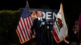 Medier: Californias guvernør overlever tilbakekallingsvalg