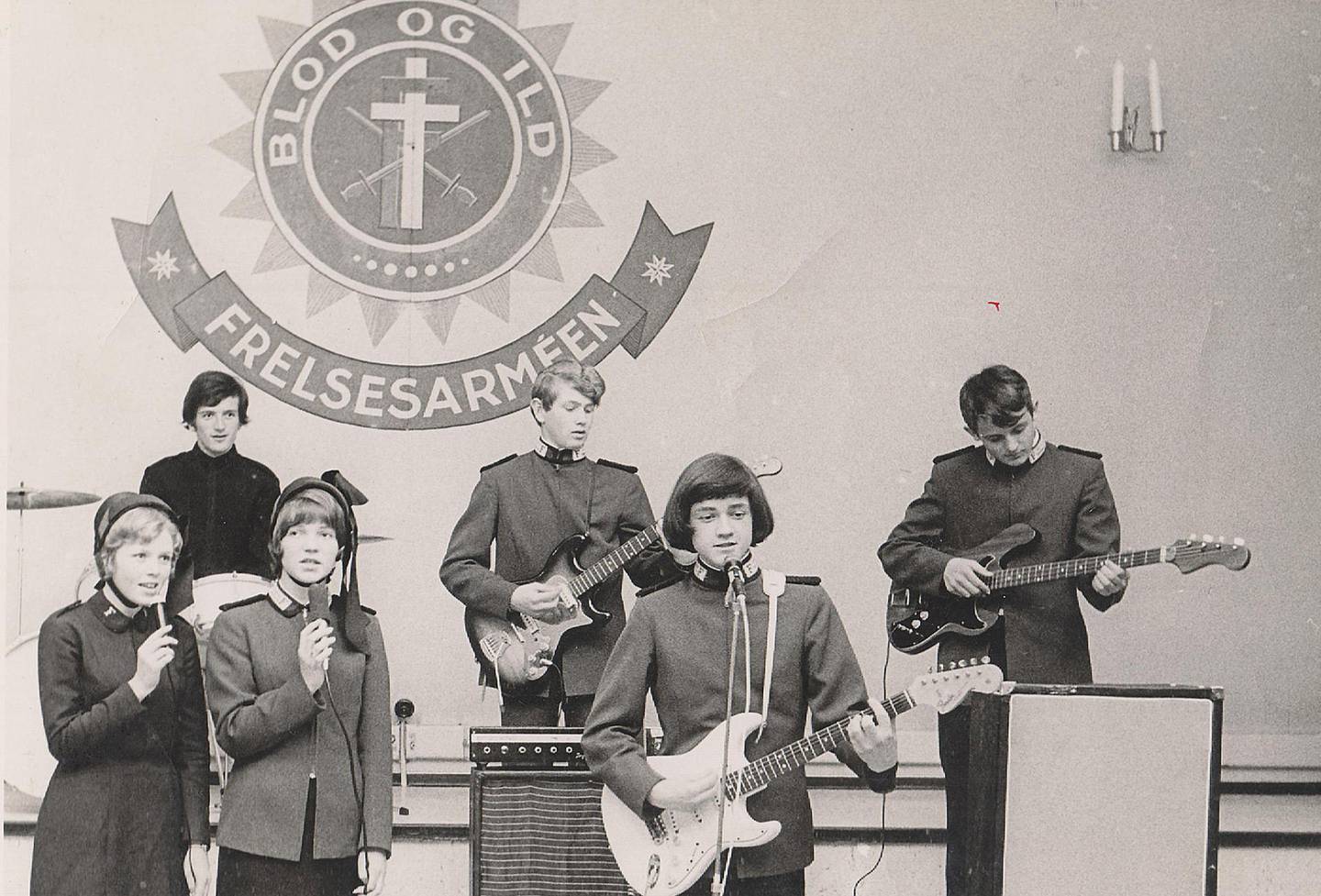 Happy Experience med John Gunnar Akerø i spissen i 1970, et band som både var inspirert av Jesus og Jimi Hendrix. FOTO: Fra boka «Rytmer rett i hjertet»