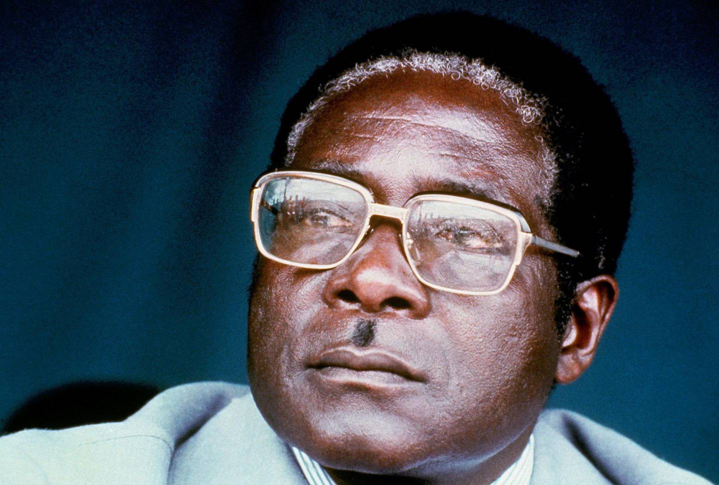 HELT: Robert Mugabe var frigjøringshelten som fikk makten. Her fra 1980, året han ble statsminister. FOTO: NTB SCANPIX