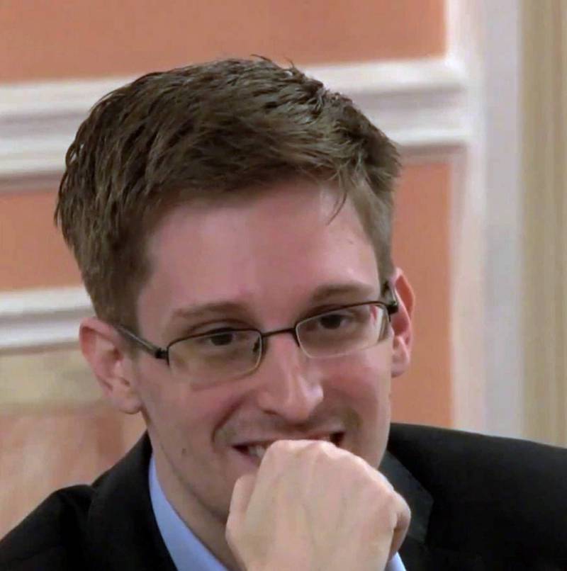 Edward Snowden tildeles årets Bjørnson-pris og er invitert til Norge i september. I kulissene jobber Bjørnsson-Akademiet for at Snowden sikkert kan komme til Norge og bevege seg fritt uten å bli utlevert til USA. FOTO: AP/NTB SCANPIX