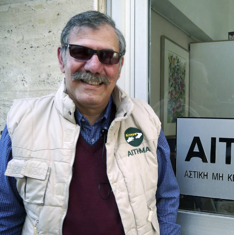 Jurist Spyros Rizakos gir migrantene i Athen juridisk hjelp. FOTO: ÅSNE GULLIKSTAD