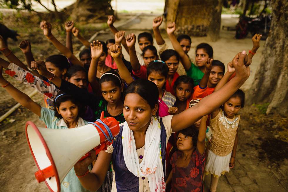 Unge jenter i den indiske delstaten Uttar Pradesh går i front i kampen mot barneekteskap. FOTO: PATRICK KAPLIN/PLAN INTERNATIONAL