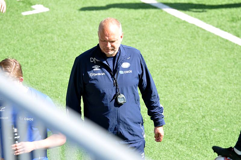 Vålerenga-trener Dag-Eilev Fagermo på Intility Arena.