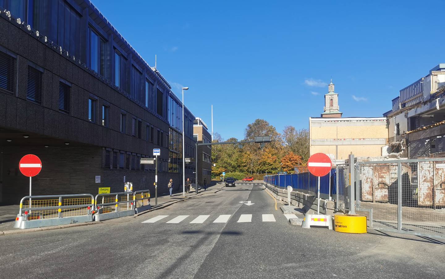 Gunnar Nilsens gate til Damstredet forbi politihuset åpnes nå for kjøring i begge retninger og blir eneste atkomst til Glemmengata fra sentrum.