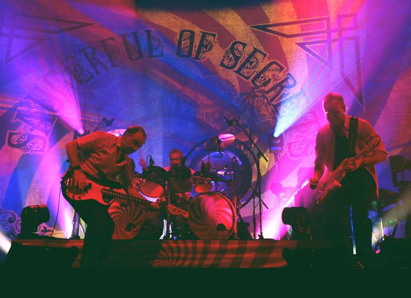 Nick Mason kledelig bakerst med sitt band Saucerful of Secrets. Foto: Jill Furmanovsky