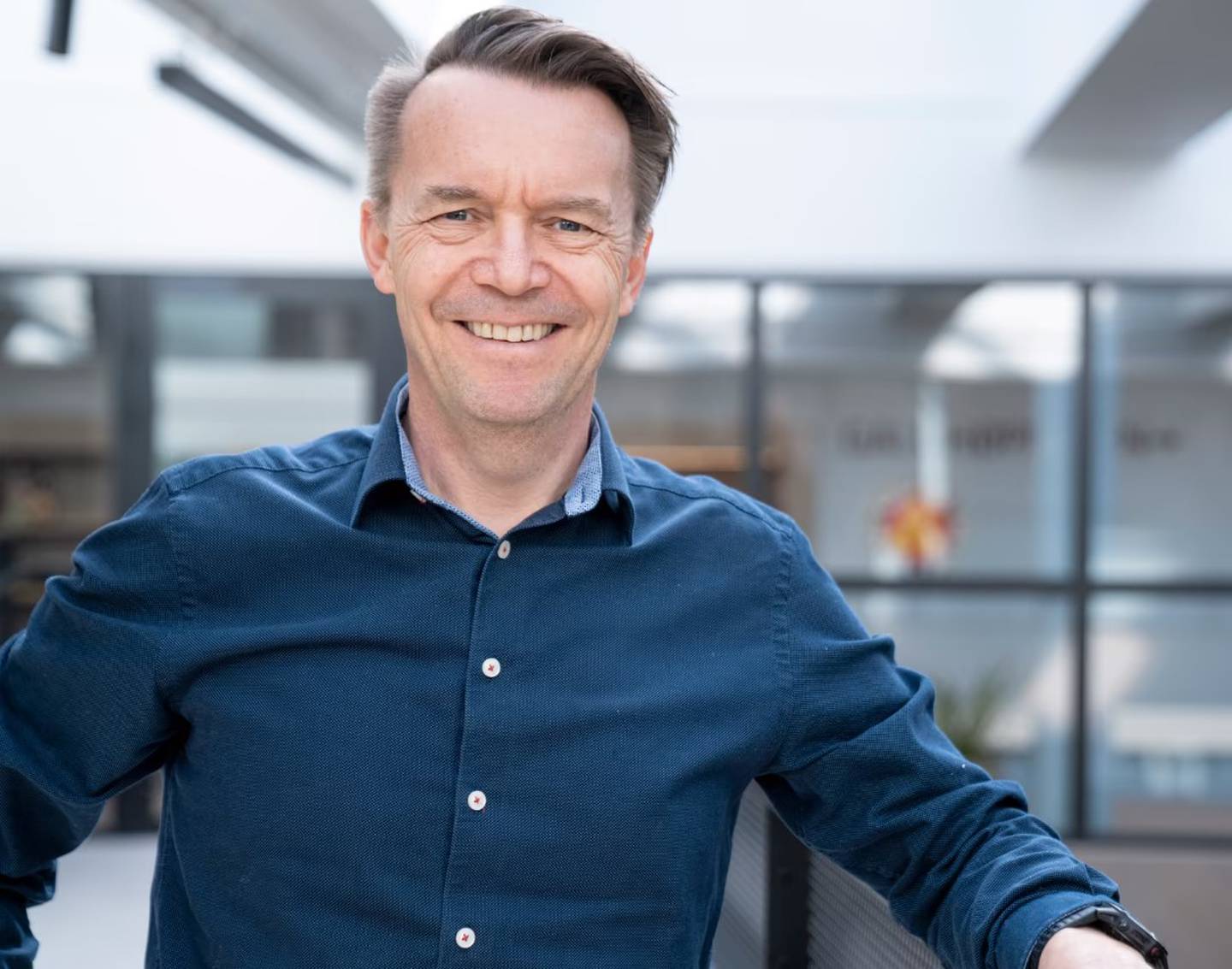 Jan Tore Gjøby er elektroingeniør, ladeekspert i NAF og leder for arbeidet med standarder for elbillading i Norge.