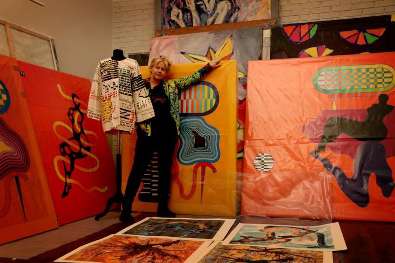 Pia Myrvold kan feire 40 år som billedkunstner i 2020. Nå venter først og fremst vinterutstilling i atelieret hennes i Hillevåg.