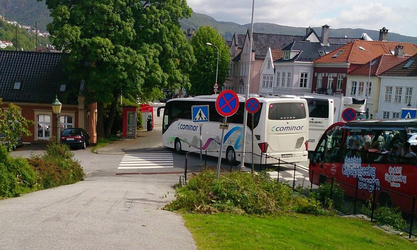En kaotisk sommer på Nordnes. klosterhaugen, turistbuss