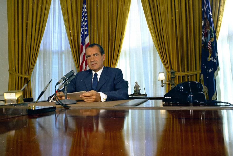 President Richard Nixon fotografert i det ovale kontor i 1969.