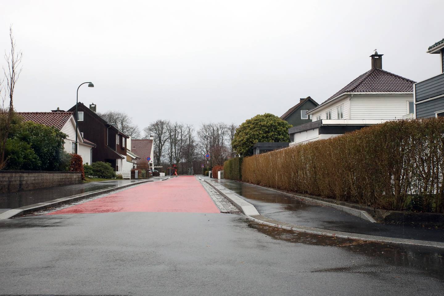I Hannasdalsgata får syklistene prioritert felt, og her og i gatene rundt skal det skiftes rør.