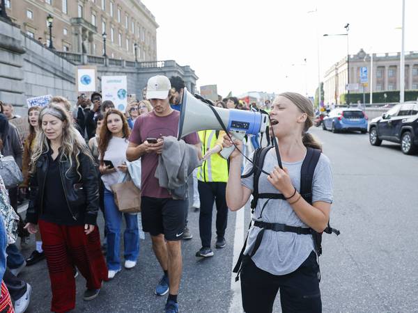 Tusenvis i klimaprotest med Greta Thunberg i Stockholm