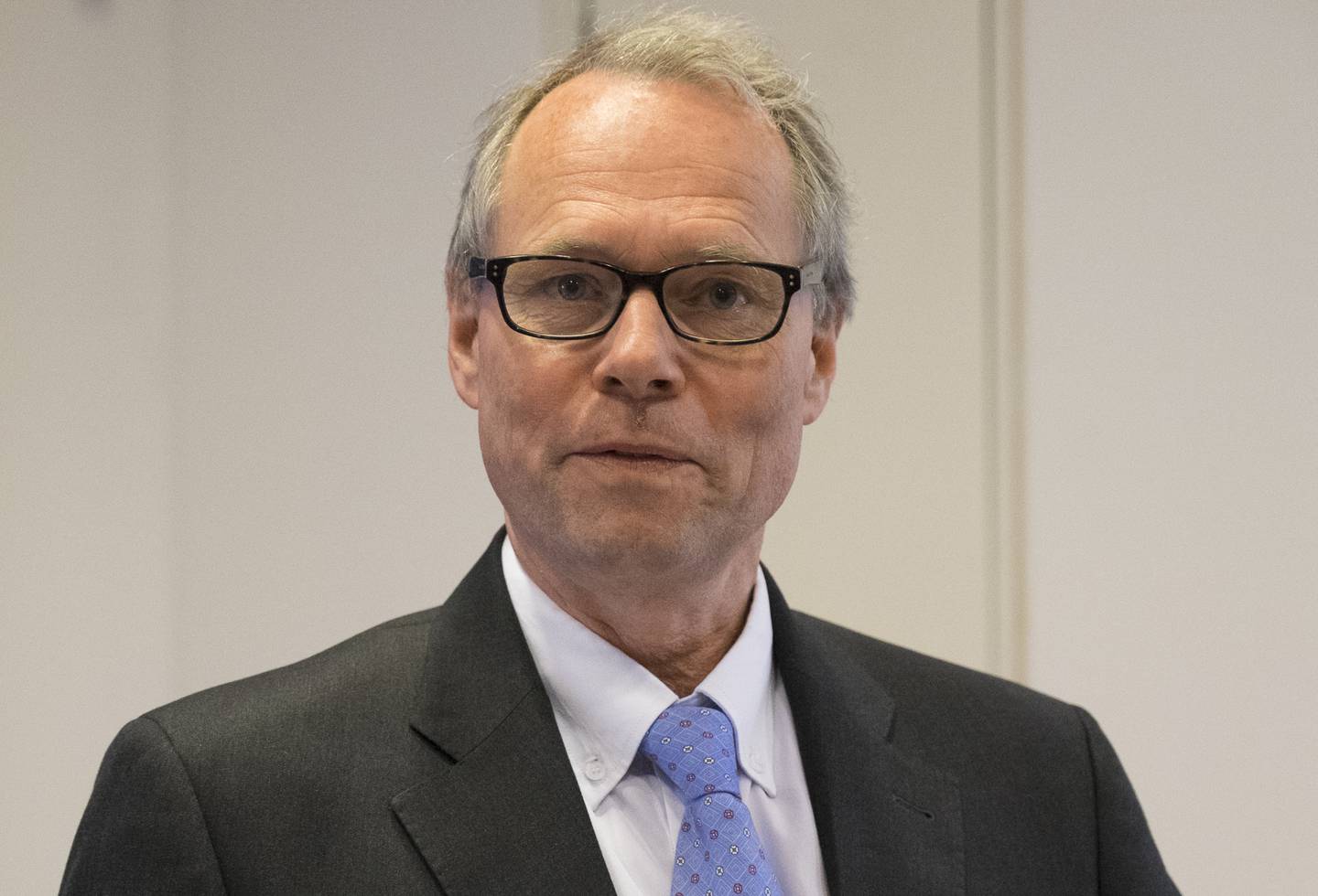 Jusprofessor Hans Petter Graver mener fengslingen av Kira Hoffmann kan ha vært i strid med både Den europeiske menneskerettskonvensjonen og EØS-avtalen.