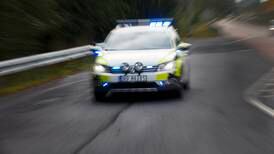 Bil kjørte i spikermatte under politijakt i Fredrikstad – lokal kjenning pågrepet