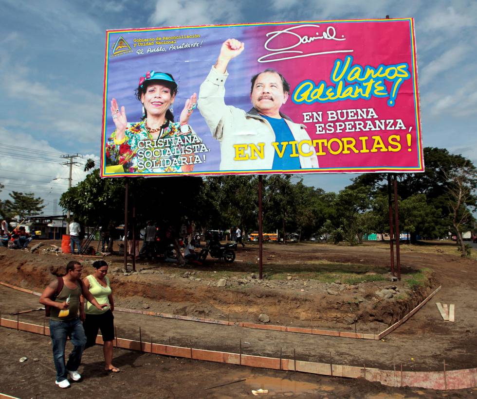 Nicaraguas superpar – president Daniel Ortega og kona og visepresidentkandidat Rosario Murillo – vil etter alt å dømme vinne presidentvalget i Nicaragua i desember. FOTO: OSWALDO RIVAS/NTB SCANPIX